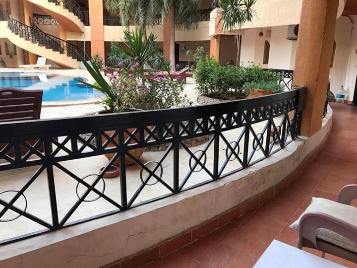 Beautiful Apartment Near The Beach, Pool View Hurghada Extérieur photo